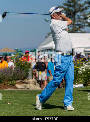 Stateline, Nevada, USA. 18. Juli 2014. Komiker BILL ENGVALL spielt in Edgewood Tahoe am ersten Tag des Wettbewerbs auf der 25. jährlichen amerikanischen Jahrhundert Championship. Bildnachweis: Brian Cahn/ZUMA Draht/Alamy Live-Nachrichten Stockfoto