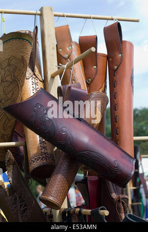 Dekorative Leder Köcher zum Verkauf an ein mittelalterliches fest in England Stockfoto