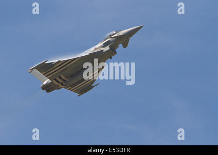 Eurofighter Typhoon zeigt auf der Farnborough Airshow 2014. Stockfoto