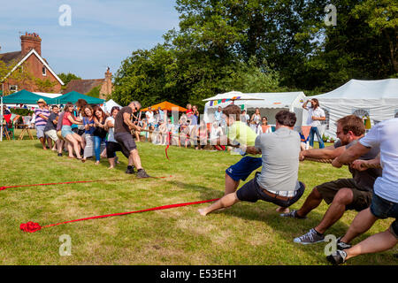 Tauziehen, Fairwarp Village Fete, Sussex, England Stockfoto