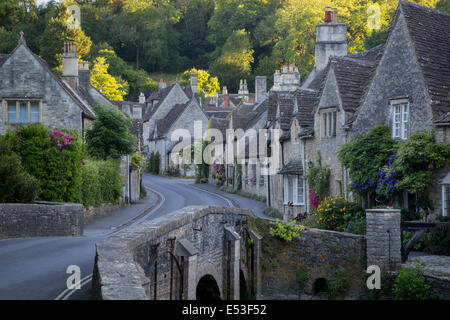 Am frühen Morgen in Castle Combe, die Cotswolds, Wiltshire, England Stockfoto