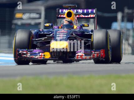 Hockenheim, Deutschland. 18. Juli 2014. Deutsche Formel1-Fahrer Sebastian Vettel vom Team Red Bull im zweiten freien Training auf dem Hockenheimring in Hockenheim, Deutschland Kredit verfolgen: Action Plus Sport/Alamy Live News Stockfoto