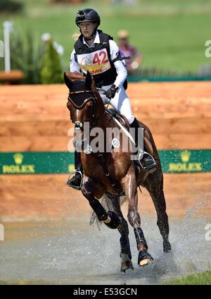 Aachen, Deutschland. 19. Juli 2014. Deutsche Fahrer Sandra Auffarth auf ihrem Pferd Opgun Louvo in Aktion während der Disziplin cross-country der Vielseitigkeits-Event des CHIO in Aachen, Deutschland, 19. Juli 2014. Bildnachweis: Aktion Plus Sport/Alamy Live-Nachrichten Stockfoto