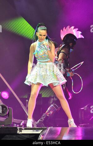 Toronto, ON, Canada. 18. Juli 2014. Katy Perry auf der Bühne für die prismatische World Tour mit Katy Perry, The Air Canada Centre, Toronto, ON 18. Juli 2014. Bildnachweis: Nicole Springer/Everett Collection/Alamy Live-Nachrichten Stockfoto