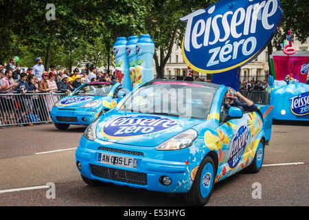 Sponsoren Fahrzeuge vorausgehen die Ankunft der Fahrer in die dritte Etappe der Tour De France 2014 in London, Großbritannien Stockfoto