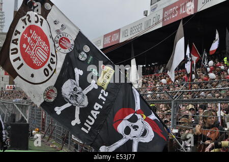 Gegengerade FC St. Pauli, Hamburg, Deutschland. Nur zur redaktionellen Verwendung. Stockfoto