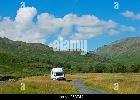 Romahome R25 geparkt im Offshore-Valley, Lake District National Park, Cumbria, England UK Stockfoto