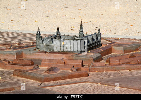 Modell von Kronborg Schloß, Damm und Graben vor der realen Sache in Helsingør, Helsingør, Dänemark Stockfoto