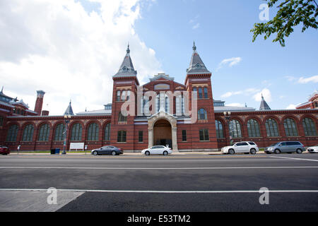 WASHINGTON D.C. - 24. Mai 2014: Smithsonian nationalen Museumsgebäude wurde umbenannt der Arts and Industries Building im Jahre 1910, w Stockfoto