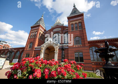 WASHINGTON D.C. - 24. Mai 2014: The Smithsonian Institution Building, allgemein bekannt als das "Schloss", Häuser die Smithsonian Ins Stockfoto