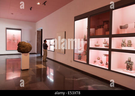 Artefakte auf dem Display an der Rufino Tamayo vorspanischen Kunstmuseum im Centro Historico Stockfoto