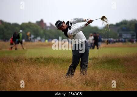 Hoylake, UK. 19. Juli 2014. Hideki Matsuyama (JPN) Golf: Hideki Matsuyama in Japan in Aktion auf dem 17. Loch während der dritten Runde der 143. British Open Championship am Royal Liverpool Golf Club in Hoylake, England. Bildnachweis: Koji Aoki/AFLO SPORT/Alamy Live-Nachrichten Stockfoto