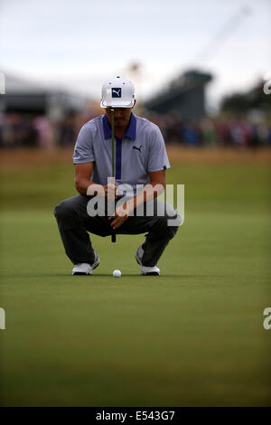 Hoylake, UK. 19. Juli 2014. Rickie Fowler (USA) Golf: Rickie Fowler der Vereinigten Staaten reiht sich seinen Putt am 16. Loch während der dritten Runde der 143. British Open Championship am Royal Liverpool Golf Club in Hoylake, England. Bildnachweis: Koji Aoki/AFLO SPORT/Alamy Live-Nachrichten Stockfoto