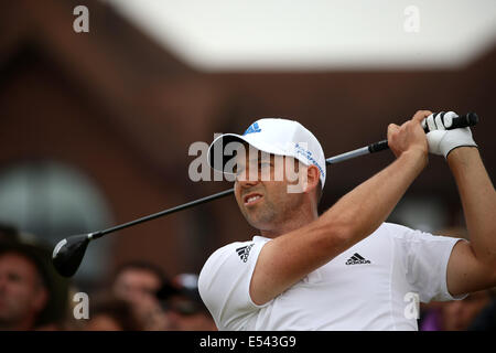 Hoylake, UK. 19. Juli 2014. Sergio Garcia (USA) Golf: Sergio Garcia von Spanien Abschlag auf dem 17. Loch während der dritten Runde der 143. British Open Championship am Royal Liverpool Golf Club in Hoylake, England. Bildnachweis: Koji Aoki/AFLO SPORT/Alamy Live-Nachrichten Stockfoto