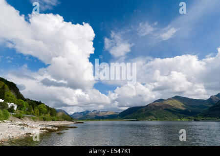 Loch Linnhe in der Nähe von überführt, Blick nach Osten in Richtung Glencoe.  Lochaber, Highland, Schottland, UK Stockfoto