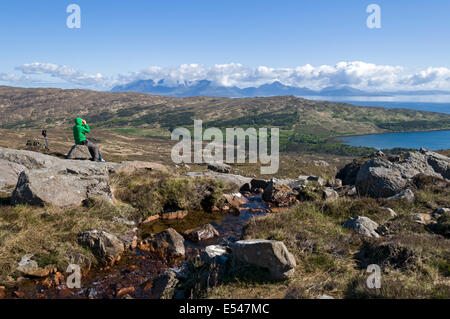 Isle Of Skye über Loch Scresort und Kinloch, von den Hängen des Hallival in den Rum Cuillin Hills, Isle of Rum, Schottland, Vereinigtes Königreich Stockfoto