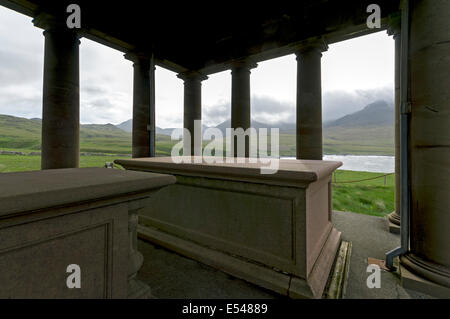 Die Bullough Mausoleum, Harris Bay, Insel Rum, Schottland. Stockfoto