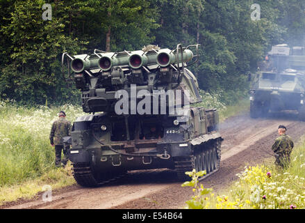 Plattform-Fahrzeug von der Boden-Luft-Raketen-System Buk-M1 mit seiner vierfachen Launcher, hier von der finnischen Armee betrieben. Stockfoto