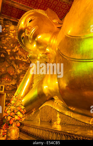 Liegender Buddha. Wat Pho Tempel. Bangkok, Thailand. Asien. Stockfoto
