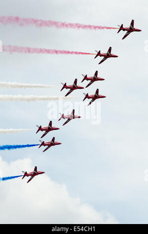 Die volle 9 Flugzeuge flogen heute im Display auf der Farnborough Airshow 2014 Stockfoto