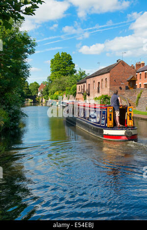 Ein Grachtenboot auf den Staffordshire Worcester Kanal, Stourport auf Severn, Worcestershire, England, UK. Stockfoto