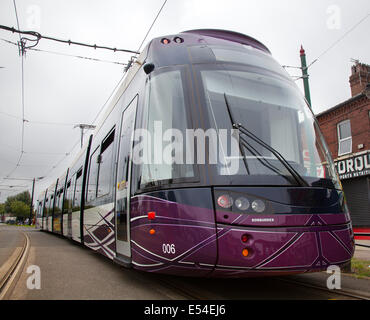 Bombardier Tram Flexity 2 'Supertrams' , Obus, Obus beim Fleetwood Festival of Transport. Diese Veranstaltung fand zum ersten Mal am 14. Juli 1985 statt und ist seitdem zu einer Fleetwood-Institution geworden, mit einer Parade, Straßentheatershows, Vogelscheuchen und Workshops im Stadtzentrum. Stockfoto