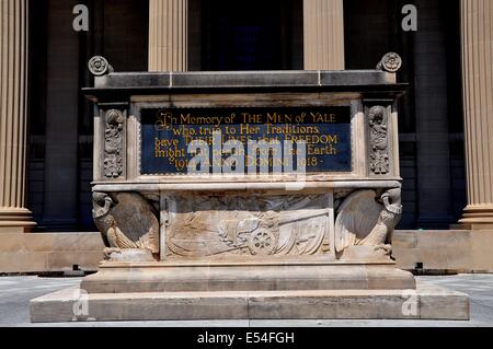 NEW HAVEN, CONNECTICUT: Die Männer von Yale World War I Memorial an der Yale University Stockfoto