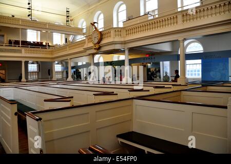 BOSTON, MASSACHUSETTS: Innere der historischen 1722 Old South Meeting House Kirche Stockfoto