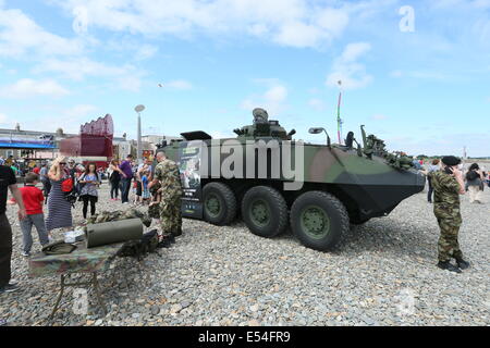 Bray, County Wicklow, Irland. 20. Juli 2014. Bild aus der irischen Armee und Marine öffentlichen Fahrzeug-Ausstellung während der Bray Air Display in Bray, County Wicklow, Ireland. Air-Show-Event ist Teil des Festivals Bray Sommerfest. Bildnachweis: Brendan Donnelly/Alamy Live-Nachrichten Stockfoto