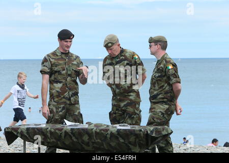 Bray, County Wicklow, Irland. 20. Juli 2014. Bild aus der irischen Armee und Marine öffentlichen Fahrzeug-Ausstellung während der Bray Air Display in Bray, County Wicklow, Ireland. Air-Show-Event ist Teil des Festivals Bray Sommerfest. Bildnachweis: Brendan Donnelly/Alamy Live-Nachrichten Stockfoto