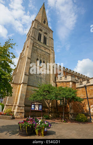 Kirche St. Dionysius High Street Market Harborough Leicestershire UK Stockfoto