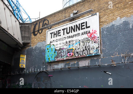 Autorisierten Graffiti Tunnel Leake Street, London Stockfoto