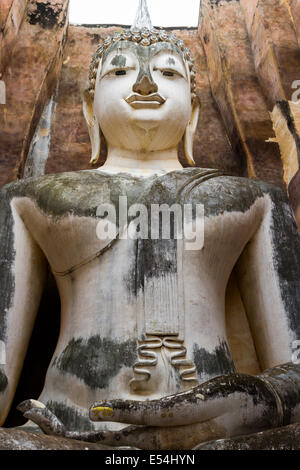 Buddha-Statue. Wat Sri Chum. Sukhothai Historical Park. Thailand. Asien. Stockfoto