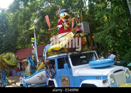 Mickys Jammin ' Dschungel-Parade. Disneys Tierkönigreich Stockfoto