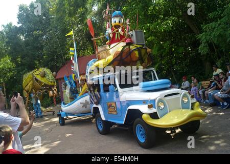 Mickys Jammin ' Dschungel-Parade. Disneys Tierkönigreich Stockfoto