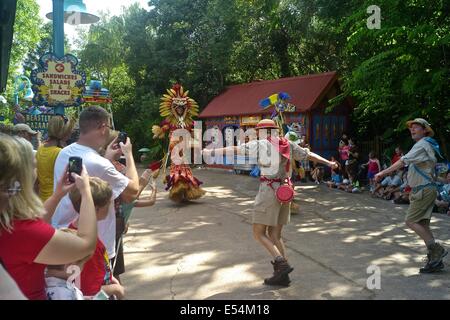 Mickys Jammin ' Dschungel-Parade. Disneys Tierkönigreich Stockfoto