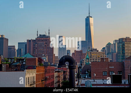 20. Juli 2014 - One World Trade Center New York, NY. bei Sonnenuntergang, im unteren Manhattan © Stacy Walsh Rosenstock/Alamy Stockfoto