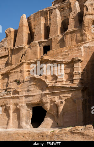 Obelisk-Grab und Bab als Siq Triclinium in Petra, Jordanien. Stockfoto