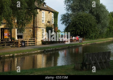 Der Navigation-Pub in Stoke Bruerne, Northamptonshire Stockfoto