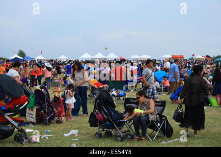 Walton, Surrey, UK. 20. Juli 2014. Filipino ist in ganz Großbritannien zur Feier des Tages Familie Fiesta entnehme. Bildnachweis: Paul Hamilton/Alamy Live-Nachrichten Stockfoto