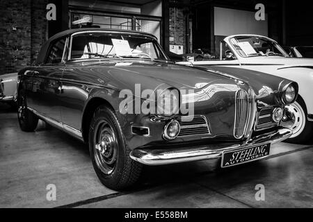 BERLIN, Deutschland - 17. Mai 2014: Oldtimer BMW 503 Cabrio, schwarz und weiß. 27. Oldtimer-Tage Berlin - Brandenburg Stockfoto