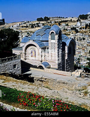 Die Kirche St. Peter in Gallicantu, befindet sich am östlichen Hang des Berges Zion, zeigt die Altstadt von Jerusalem in backgr Stockfoto