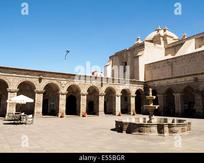 Claustros della La Compañía Handelszentrum - Arequipa, Peru Stockfoto