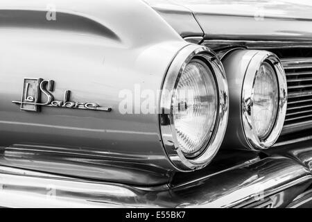 Detail des Full-Size-Autos Buick LeSabre 4-türige Limousine (1962). Schwarz und weiß. 27. Oldtimer-Tage Berlin - Brandenburg Stockfoto