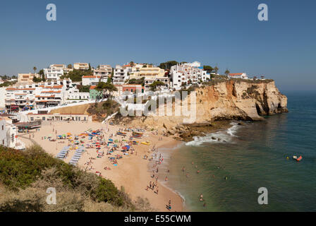 Carvoeiro Stadt und Strand im Sommer, Algarve, Portugal Europa Stockfoto