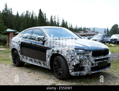 Mt. Evans, Colorado, USA. 19. Juli 2014. 2016-Bmw auf Basis des Mt Evans zu Testzwecken Höhe unter der Decke. Colorados Mount Evans Scenic Byway ist die höchstgelegene Asphaltstraße in Nordamerika. © Beth Schneider/ZUMA Wire/ZUMAPRESS.com/Alamy Live-Nachrichten Stockfoto