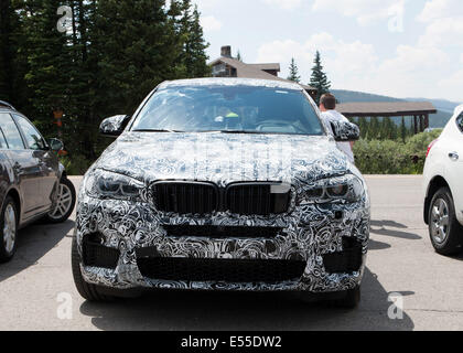 Mt. Evans, Colorado, USA. 19. Juli 2014. 2016-Bmw auf Basis des Mt Evans zu Testzwecken Höhe unter der Decke. Colorados Mount Evans Scenic Byway ist die höchstgelegene Asphaltstraße in Nordamerika. © Beth Schneider/ZUMA Wire/ZUMAPRESS.com/Alamy Live-Nachrichten Stockfoto