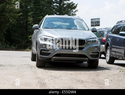 Mt. Evans, Colorado, USA. 19. Juli 2014. 2015 BMW auf Basis des Mt Evans zu Testzwecken Höhe. Colorados Mount Evans Scenic Byway ist die höchstgelegene Asphaltstraße in Nordamerika. © Beth Schneider/ZUMA Wire/ZUMAPRESS.com/Alamy Live-Nachrichten Stockfoto