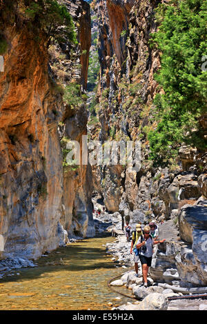 "Portes", den schmalsten Durchgang der Samaria-Schlucht, in der Nähe von Agia Roumeli Dorf, Sfakia, Chania, Kreta, Griechenland Stockfoto