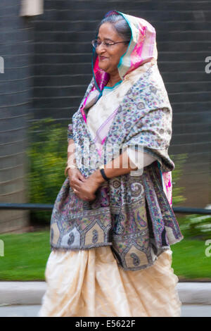 London, UK. 22. Juli 2014. Bangladeshi Premierminister Sheikh Hasina kommt in der Downing Street zu begegnen, der britische Premierminister David Cameron. Bildnachweis: Paul Davey/Alamy Live-Nachrichten Stockfoto